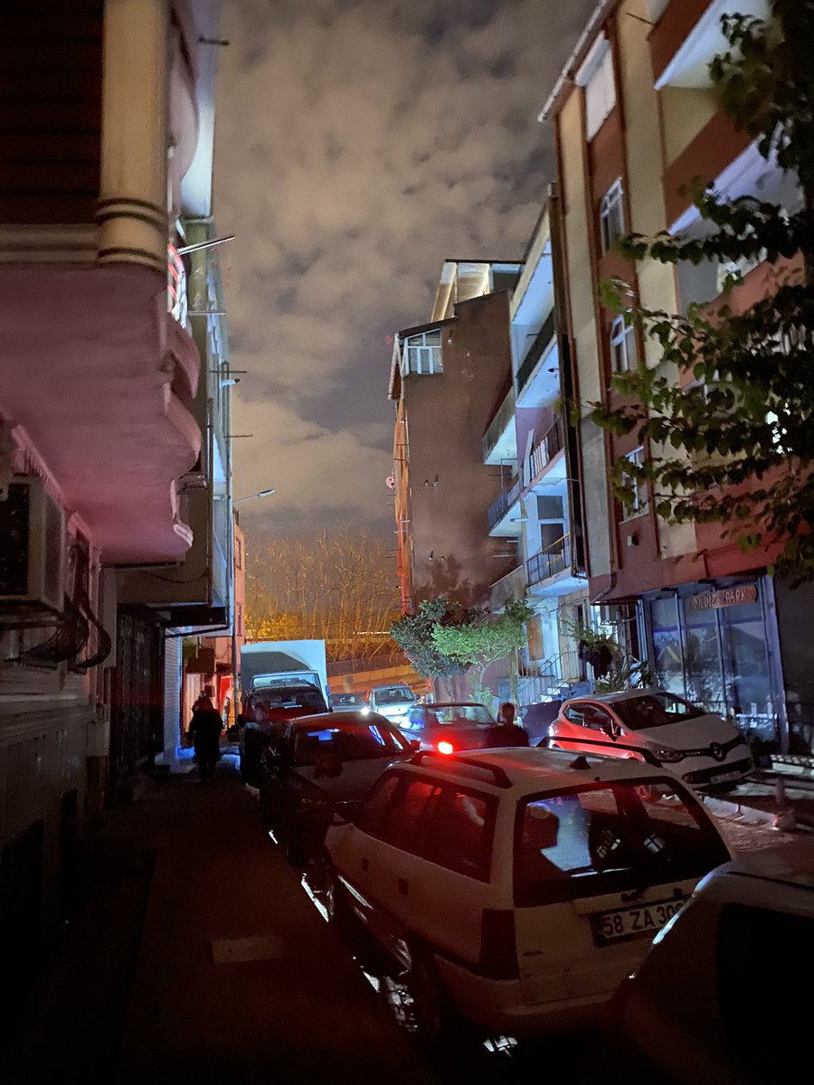 emreuzns's tweet photo. @BEDASDestek Kağıthane Talatpaşa Mahallesi Oktay Sokak ve Semavi Sokakta sokak lambaları yanmıyor.Bilginize https://t.co/R2h6d59kH1