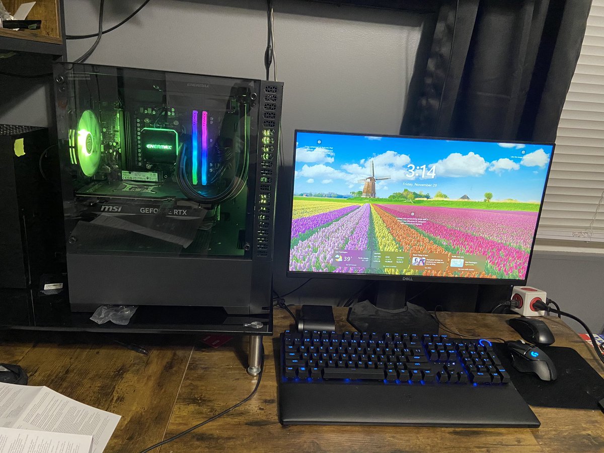nicklopic's tweet photo. My first real PC. And my keyboard and mouse light up for the full dork effect https://t.co/U61S0tYyxk