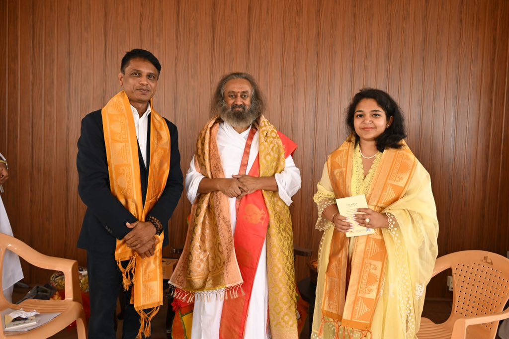 Wisdom, peace, and purpose – a transformative interaction with Sri Sri Ravi Shankar Ji. #Leadership #SriSriRaviShankar