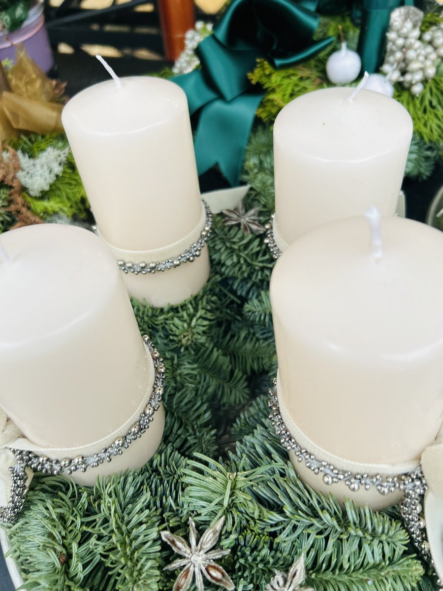 communications9's tweet image. Nicht meiner, aber einer, der mir im Vorbeigehen positiv ins Auge fiel … #ersteradvent 💫