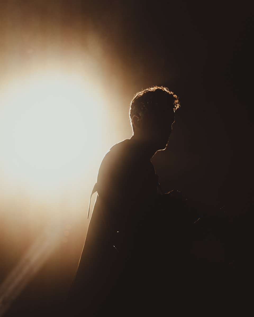 HAEVNMUSIC's tweet photo. What a beautiful night we shared yesterday in Nijmegen. Thank you for giving us wings.

Only one show in The Netherlands remains this year, and where better to close off than in The Hague. See you soon.

📸: @JesperFilms 

#haevn #ontour #wideawaketour #live #concert https://t.co/M2JzoYIj5j