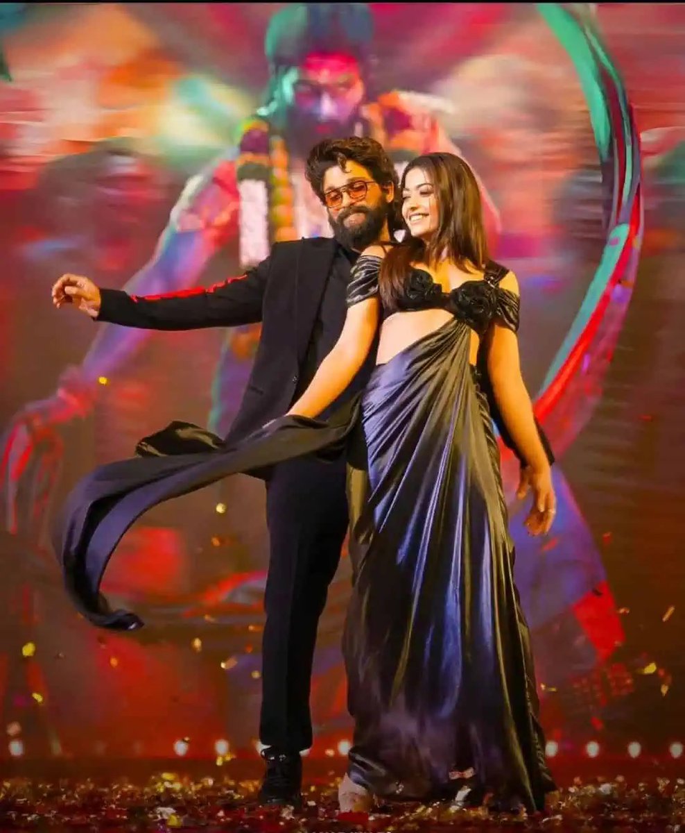 Politikos_ET's tweet photo. Allu Arjun And Rashmika's Dance Steals The Show In Yesterday's Mumbai Event 
#alluarjun #pushpa2
#pushpa2therule #pushpa2secondsingle #pushpa2promotions
#rashmikamandanna 
#mumbai https://t.co/YZ2r4Gjawe