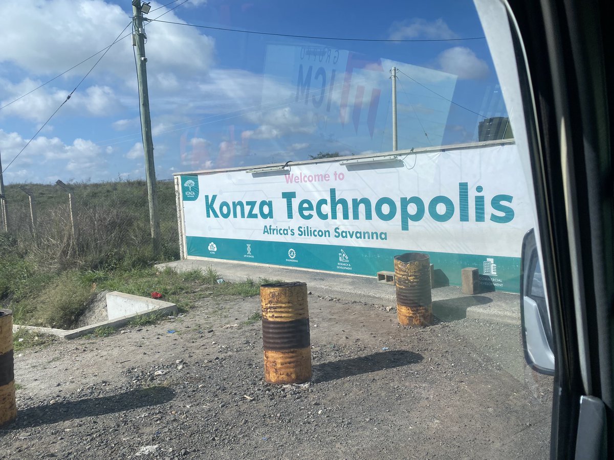 HerRumblings's tweet image. Funkie ya watoto but pia mimi as a former SHILD, niko excited 🥳
#KidsThatCode November bootcamp is Graduating & I can’t keep calm