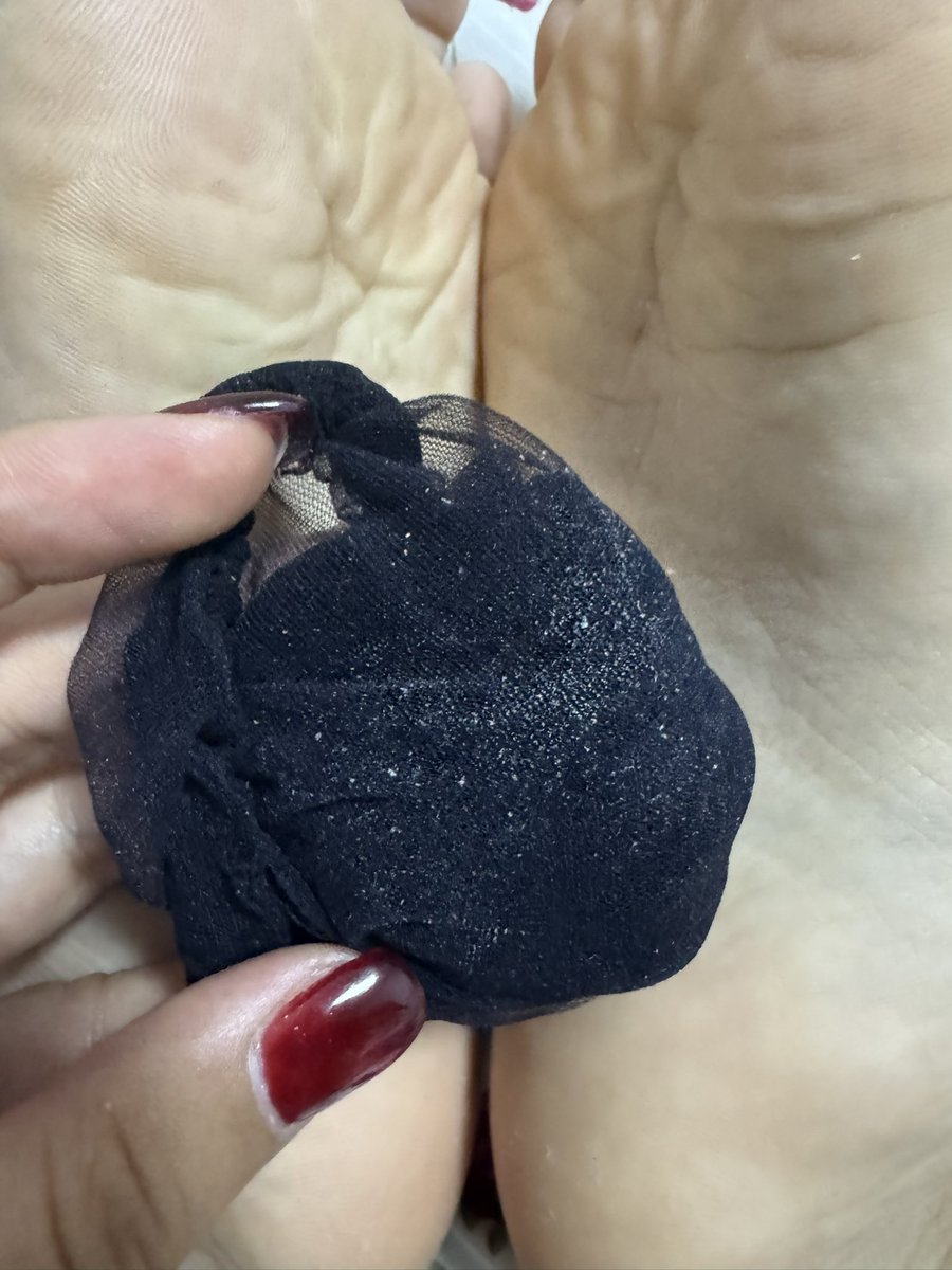 福利姬云朵小羊的原味屋分享的黄推图片3 - 网红私拍内容