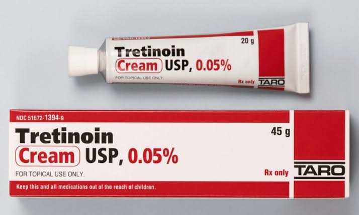 PharmSaj's tweet photo. RISK OF TRETINION/RETINOL USE DURING PREGNANCY

Recently, the skin care product many ladies use to get a smooth acne free skin is Tretinion or Retinol.

But did you know that tretinion use can result in a pregnant woman giving birth to a deformed baby?

Let's dive in https://t.co/6s9kP2G4qu