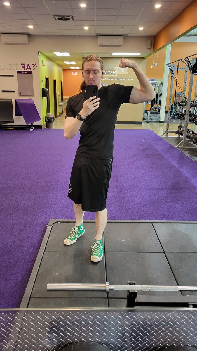 IFOnlyYT's tweet photo. I'm looking wide. That superhero build I'd coming along💪🙏 https://t.co/olwlJ1oTkM