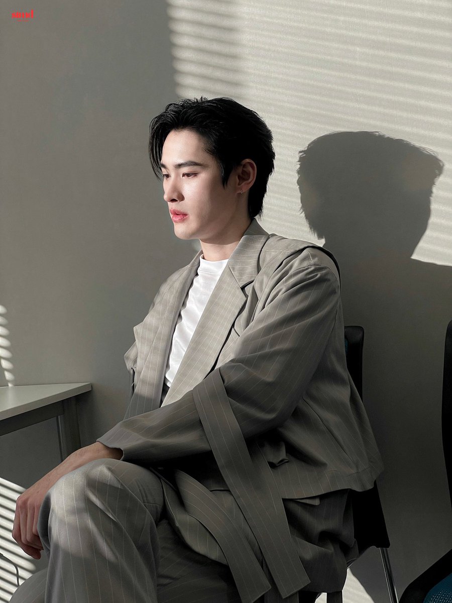 KaoNoppakaoTH's tweet photo. อาจารย์หล่อมากเลยค่ะโรงเรียนนี้ นักเรียนตามมาสมัครเยอะมากแน่ๆเลยนะคะ

KAO JAPAN FM2024 DAY1
#KAOSCHOOLTOKYO https://t.co/tx19EVpcQG