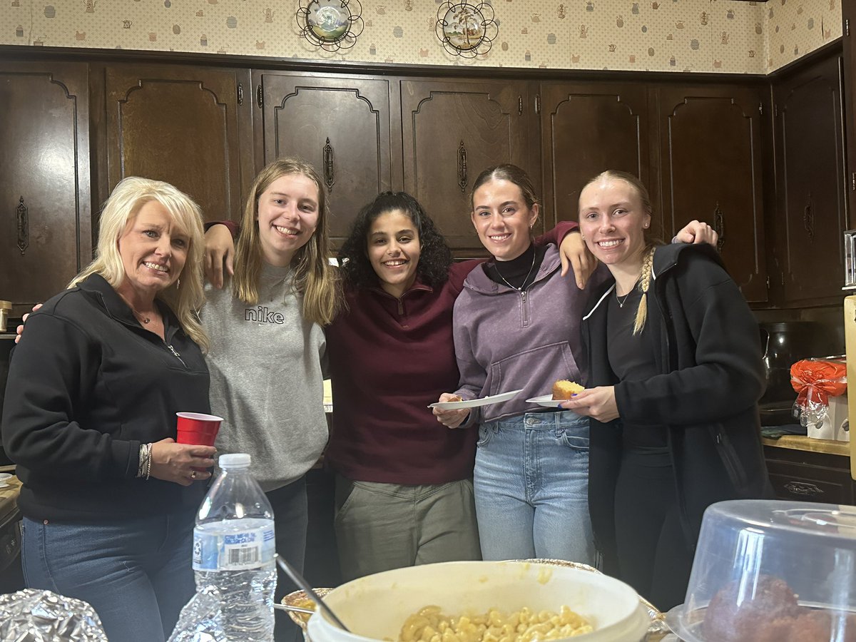 We were happy to host my niece Brilynn and 3 of her teammates from <a href="/DeltaStateWBB/">Lady Statesmen Basketball</a> this Thanksgiving.  I hope you ladies had a great time in Arkansas!