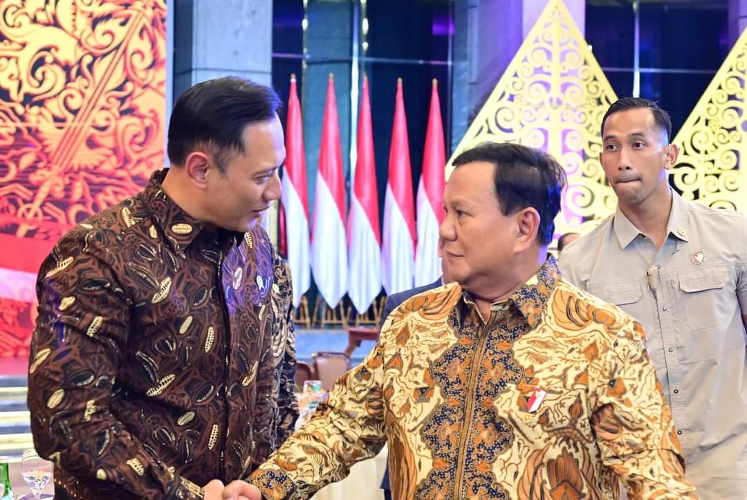 Hasbil_Lbs's tweet photo. Dalam pertemuan tahunan @bank_indonesia 2024 kita semua mendengarkan arahan Bapak Presiden @prabowo bahwa kita bertekad mewujudkan pemerintahan yang bersih untuk menjamin kemakmuran rakyat. Kita juga harus menjaga uang rakyat dengan bijak dan bertanggung jawab. 

@KemenkoInfra siap menjadi bagian dari upaya bersama tersebut dan siap menciptakan menciptakan pusat-pusat pertumbuhan ekonomi yang baru, meningkatkan pertumbuhan ekonomi, dan serta pemerataan distribusi kesejahteraan Indonesia.