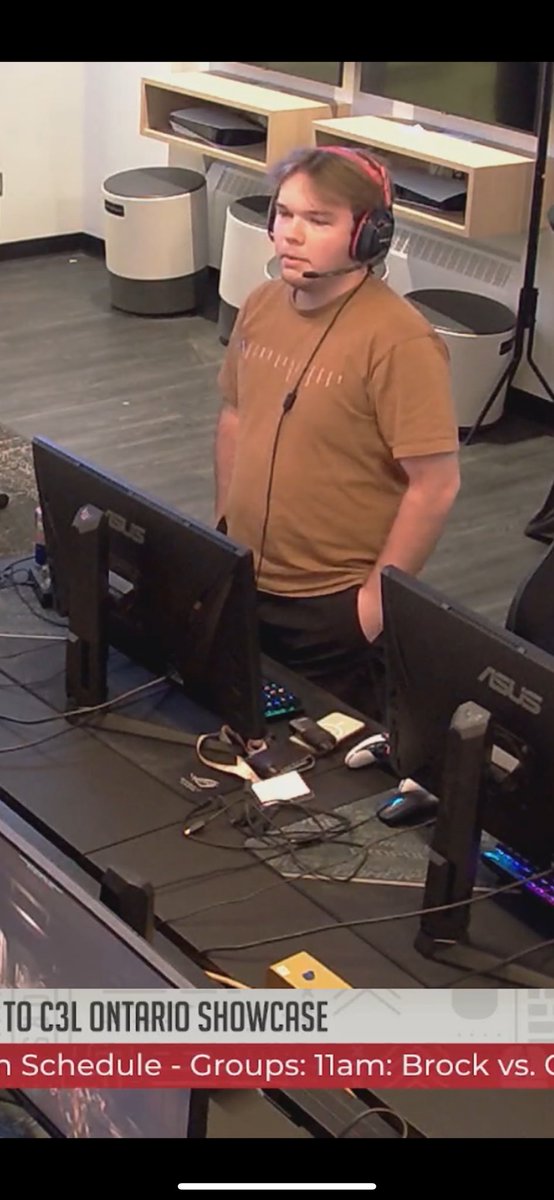 Actual footage of me up 2-1 over <a href="/Scuhfey/">Ty</a>