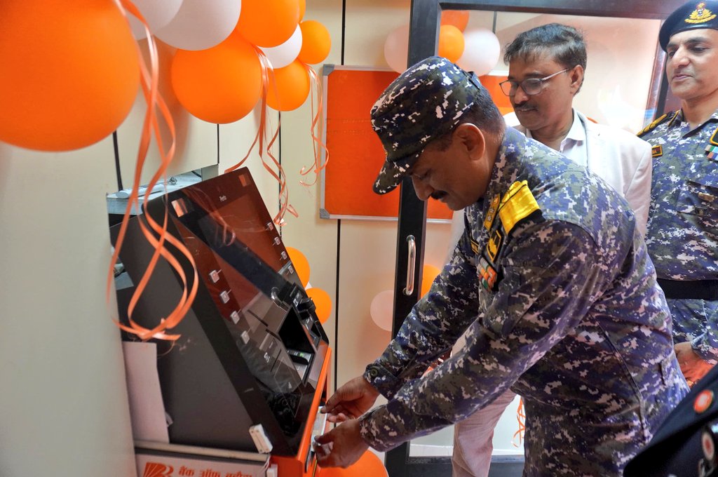 INS_Vishwakarma's tweet photo. 🌟Exciting milestone🌟

A #First_of_its_Kind "Porta" ATM of @bankofbaroda was inaugurated at #SI_Annex_Sagar in #INSVishwakarma by CSO(P&amp;A), #HQENC.A great amenity for Naval personnel.Banking made easier for everyone! 

#LargeNavyMindset
@indiannavy
@IN_HQENC
@IN_HQSNC
@PRO_Vizag https://t.co/PYh1qoYHsL
