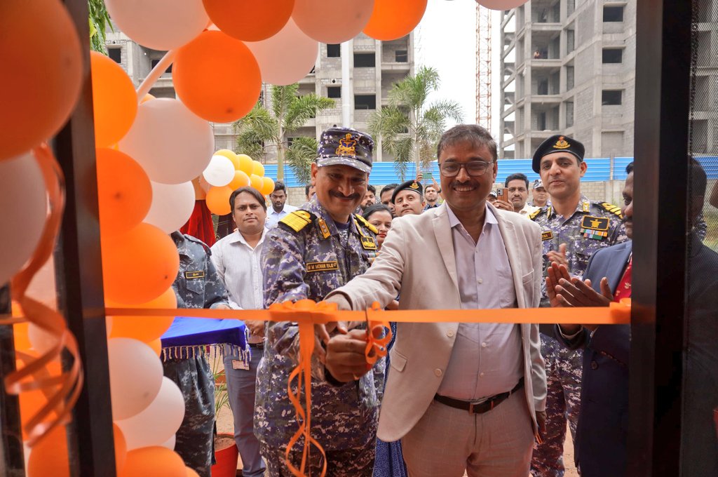 INS_Vishwakarma's tweet photo. 🌟Exciting milestone🌟

A #First_of_its_Kind "Porta" ATM of @bankofbaroda was inaugurated at #SI_Annex_Sagar in #INSVishwakarma by CSO(P&amp;A), #HQENC.A great amenity for Naval personnel.Banking made easier for everyone! 

#LargeNavyMindset
@indiannavy
@IN_HQENC
@IN_HQSNC
@PRO_Vizag https://t.co/PYh1qoYHsL