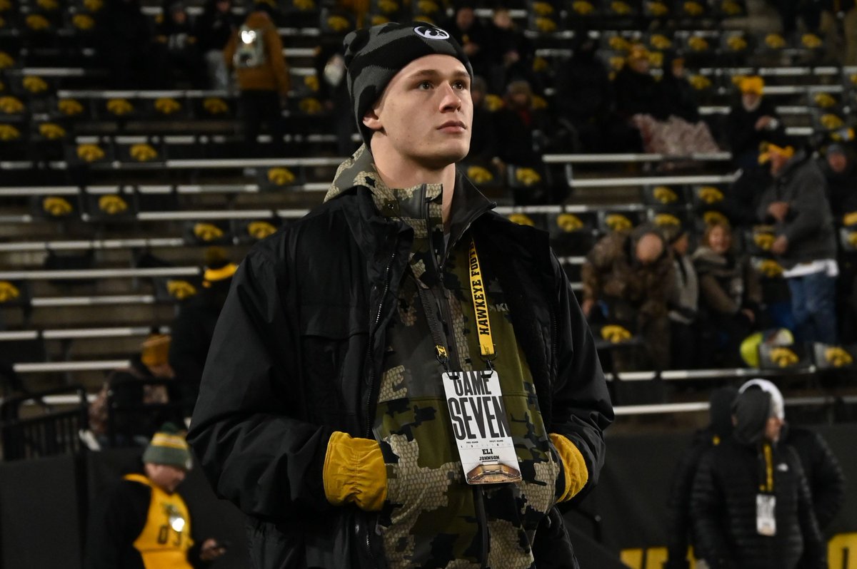 Iowa TE commit Eli Johnson at Kinnick Stadium to watch the Hawkeyes tonight bit.ly/418N3tW
