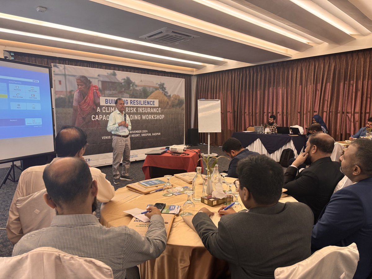 WFP_Bangladesh's tweet photo. Recently, 40+ experts from banks, insurers, & govt met to discuss #ClimateRiskInsurance. Thanks to support from donors like @KOICABangladesh & @OxfamBangladesh, we're proud to help build resilience in #Bangladesh. #wfpbd50 #ClimateResilience https://t.co/xtBDtVqDT9