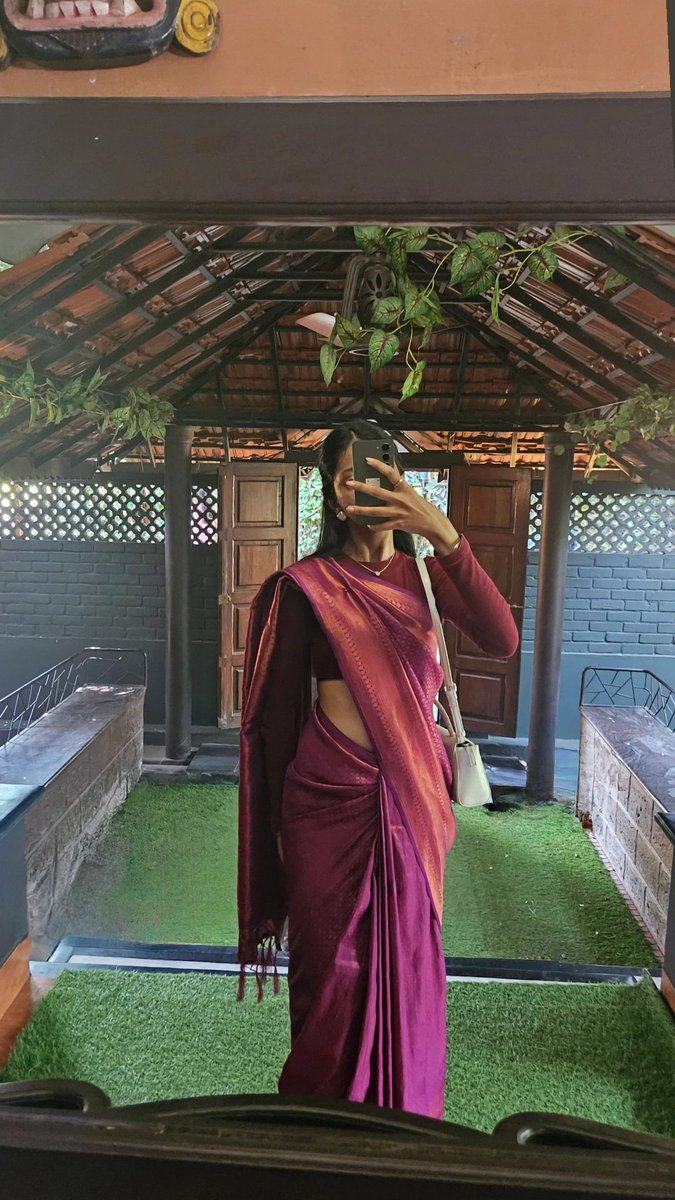 VBcodes's tweet image. Saree fit check, because why not