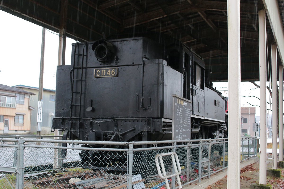 d07soe's tweet photo. C11 46号機

小出駅から徒歩15分ほどの上ノ原児童公園に保存・展示

訪問出来たといえば出来たが到着した瞬間に雨が強くなり...
公園なので足元も非常に悪くタクシーを待たせていたのであまりにも早く雑な訪問に
再訪決定

#保存車両 
#c11 https://t.co/uKhMN8myul