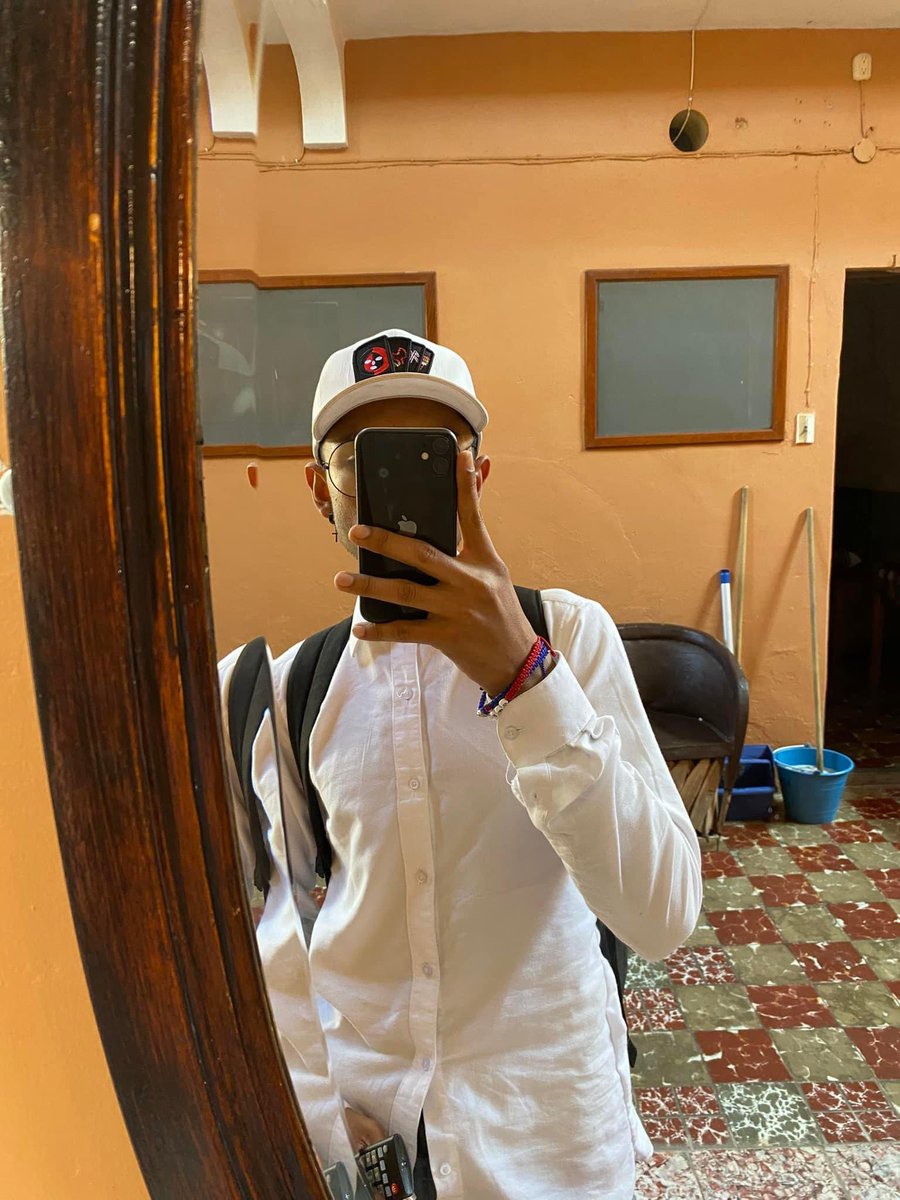 C.R🧊 tweet media