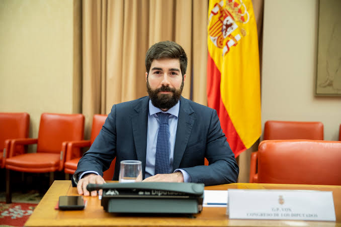 🟣<a href="/PODEMOS/">Podemos</a>  <a href="/PodemosBA_Prov/">Círculo Podemos Argentina.</a> denuncia ante la Embajada de España al diputado de VOX Manuel Mariscal Zabala por apología del terrorismo de Estado↩️

laregioninternacional.com/articulo/en-el…