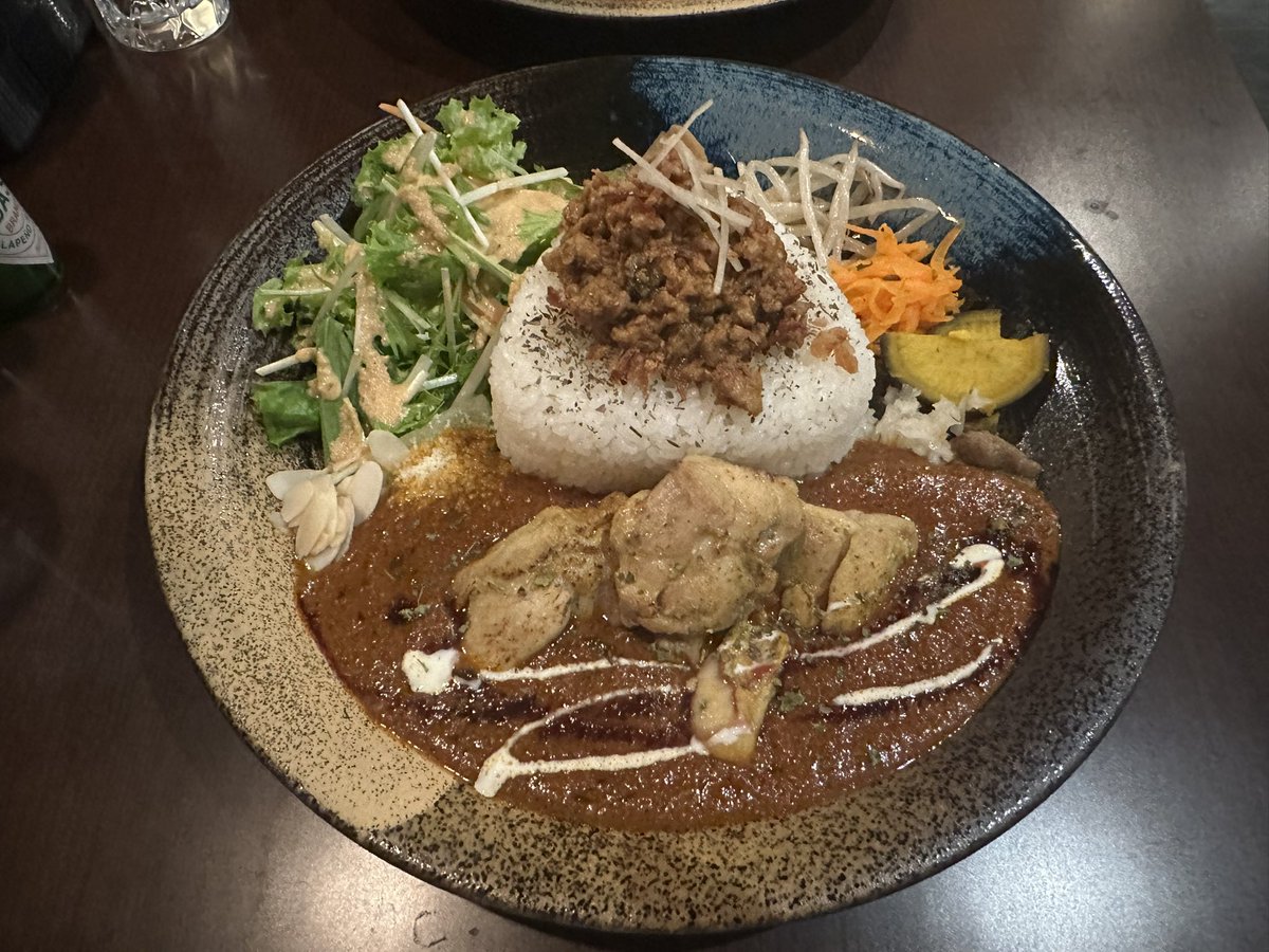 cossiegossie's tweet photo. バターチキンの店に看板変わってから初来訪な気がする。
スパイスと酸味と甘味のバランスがレベルアップしてた。益々美味でした。
#ganden
#神楽坂
#カレー
@GANDEN_curry https://t.co/MfTf9zvBWQ