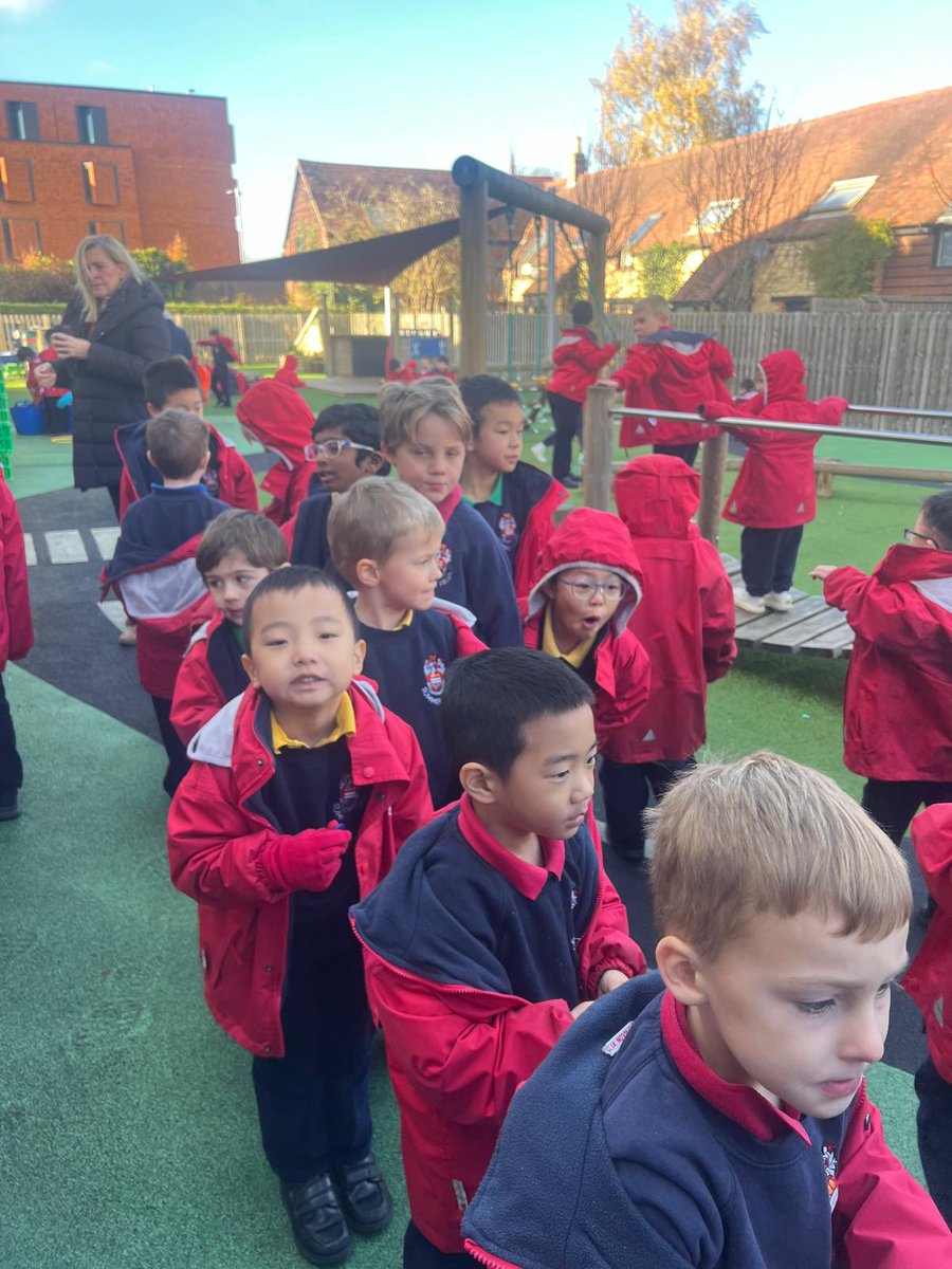 🎄🍽️ Excitement is building at Summer Fields! Our boys are voting for the ultimate festive dessert for their special Christmas lunch. 🗳️🍰 Which treat will win? Stay tuned. 👀✨ #ChristmasCountdown #FestiveFun #PrepSchoolLife #SFOxfordTraditions