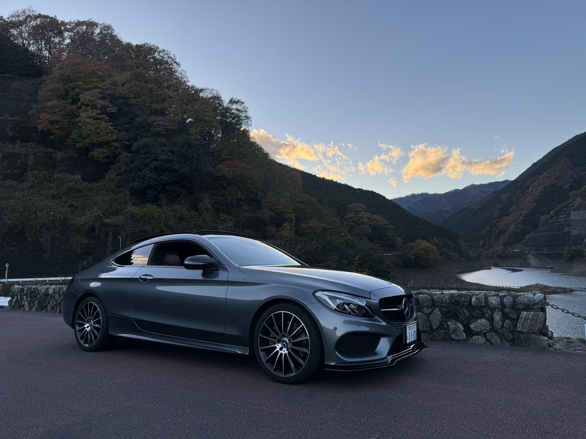 109lander's tweet photo. C300クーペ買いました！！

とりあえず乗りたすぎて仮納車🙌

開く部分が多すぎて素敵すぎる！！ https://t.co/GVv3p9xHP4