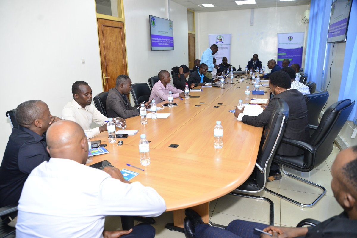 <a href="/RwandaAgri/">Ministry of Agriculture & Animal Resources |Rwanda</a> <a href="/RAWO_Rwanda/">RWANDA ANIMAL WELFARE ORGANIZATION</a> <a href="/RwandaAgriBoard/">Rwanda Agriculture & Animal Resources Devpt Board</a> <a href="/FAORwanda/">FAO in Rwanda</a> <a href="/RwandaMedia/">Rwanda Media HC</a> <a href="/InspectorateRw/">Rwanda Inspectorate, Competition & C.P Authority</a> <a href="/Rwandapolice/">Rwanda National Police</a> <a href="/RwandaDairy/">Rwanda National Dairy Platform (RNDP)</a> <a href="/NdorimanaC/">J Claude Ndorimana</a> <a href="/FabriceNdayise4/">Fabrice Ndayisenga</a> <a href="/solangeuwituze/">Solange Uwituze</a> 4/5

Dr. Richard Habimana, <a href="/FAORwanda/">FAO in Rwanda</a> raised concern about the link between antibiotic misuse in animal products and its contribution to #AMR &amp; advocated rapid antibiotic residues testing before slaughter, reinforcing the connection between animal welfare &amp; public health.<a href="/FAO/">Food and Agriculture Organization</a>
