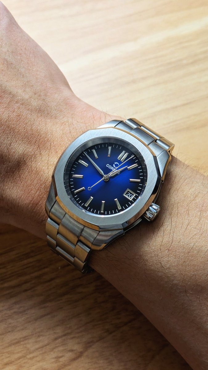 CornusWatch's tweet image. 同じ文字盤でも全く違う雰囲気になりますね
新しいケースをどう使うべきか🤔