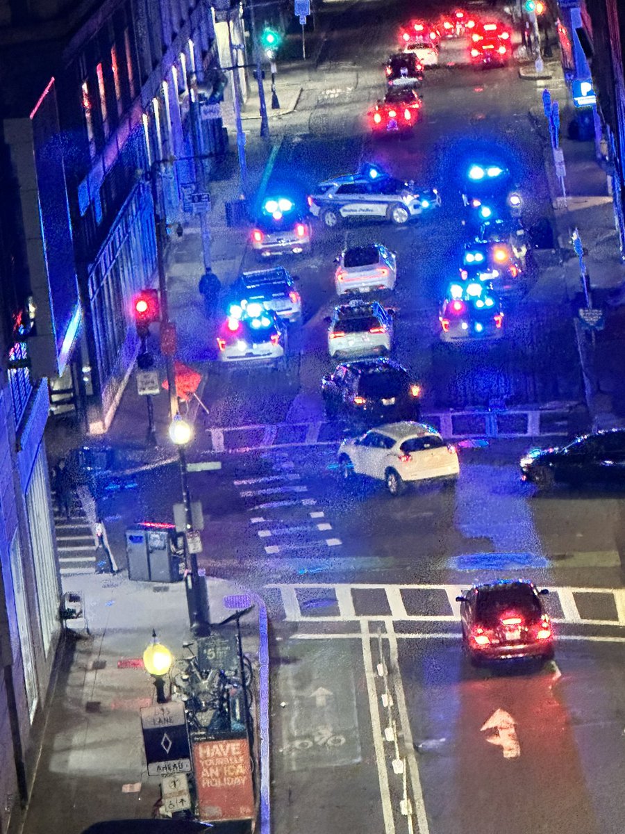 GojiraRawr's tweet photo. @StacoS downtown Boylston and Washington? https://t.co/0OaJJQFWDh