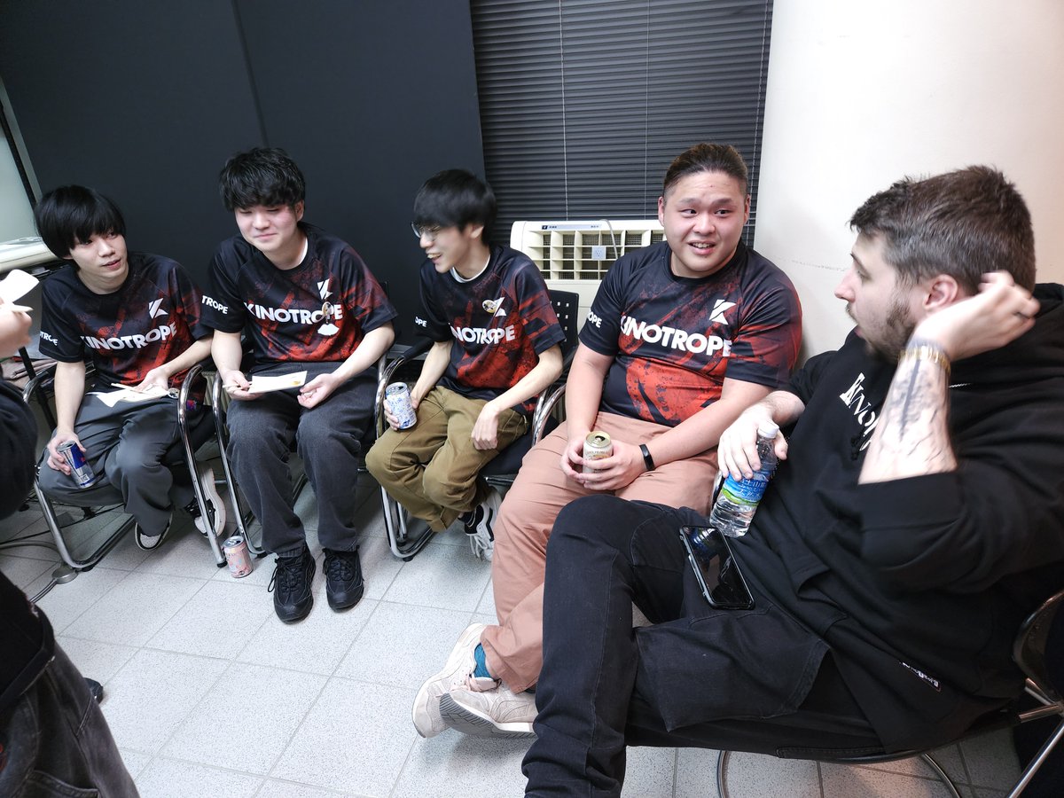 masaKINOTROPEgm's tweet photo. KINOTROPEgaming忘年会速報 https://t.co/yhUCwUbWz0