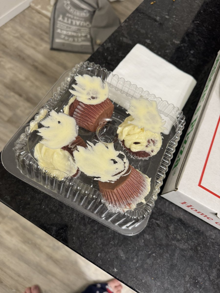 NSim419's tweet photo. @UberEats @Uber_Support the fact that you guys think that delivering an order 2 hours late and damaged and thinking compensation is not warranted that’s crazy. If I don’t see a refund processed by Monday I’m taking this to the media. @CTVNews @globalnews @postmedianet https://t.co/DVxa52afcM
