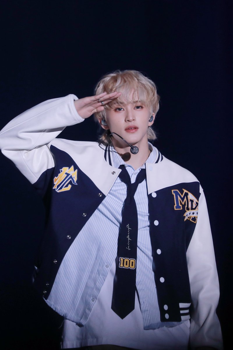 241130 TDS3 Day2

#마크 #MARK #MARKLEE #NCT #NCTDREAM #NCT127 #마버블 #마크버블