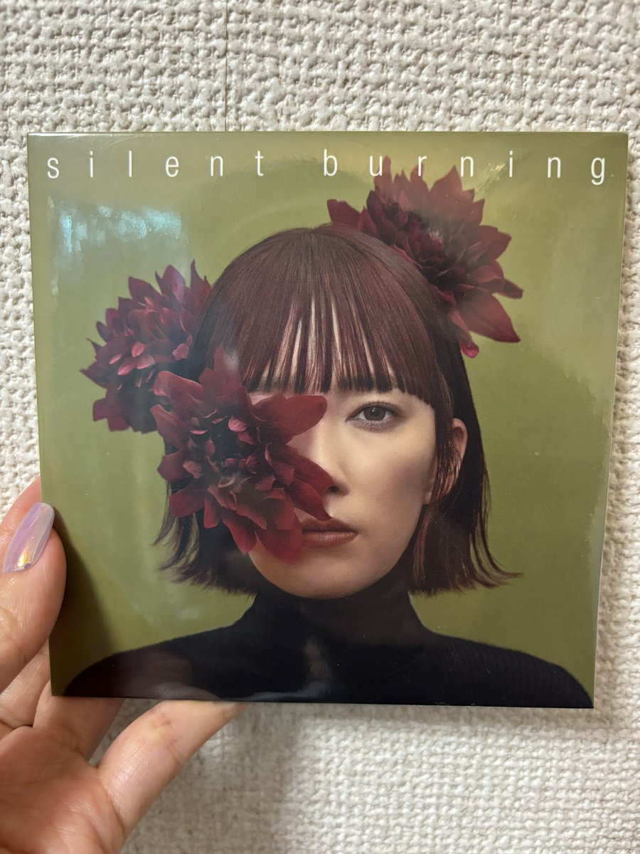 届いた…嬉しい…
10曲入り3000円です。