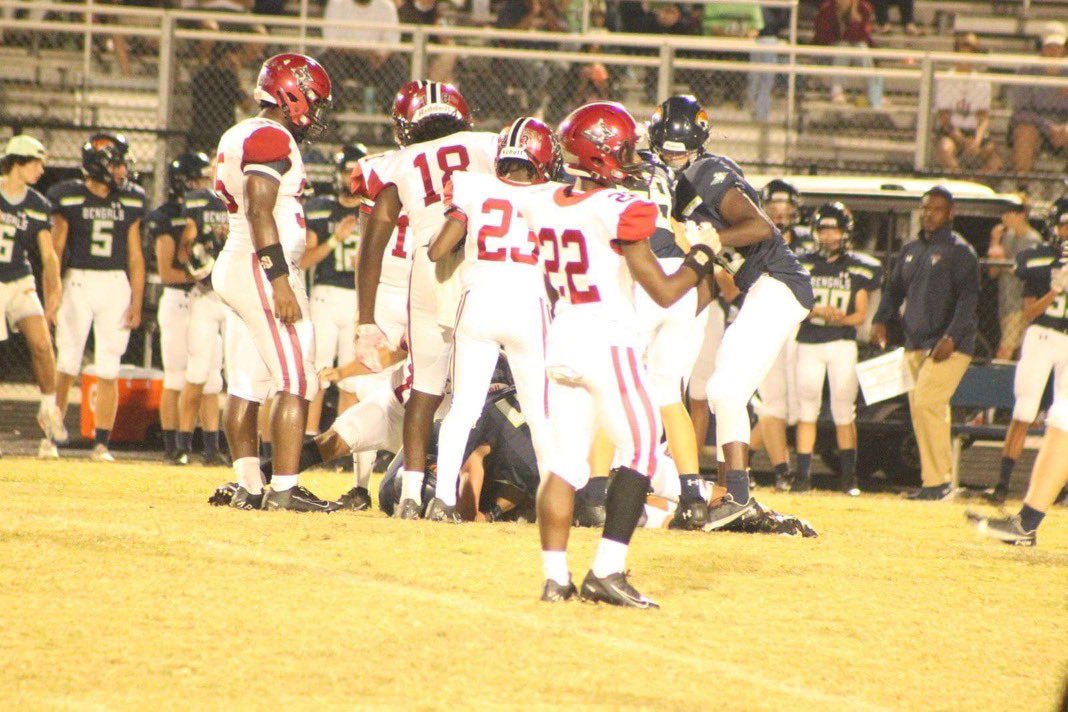 DemetriusOdom22's tweet photo. received #22 as a freshman as I grew it grew with me through my entire journey #22out #LiTBackHOF❤️thanks to all my coaches https://t.co/5gJgGEHFs4