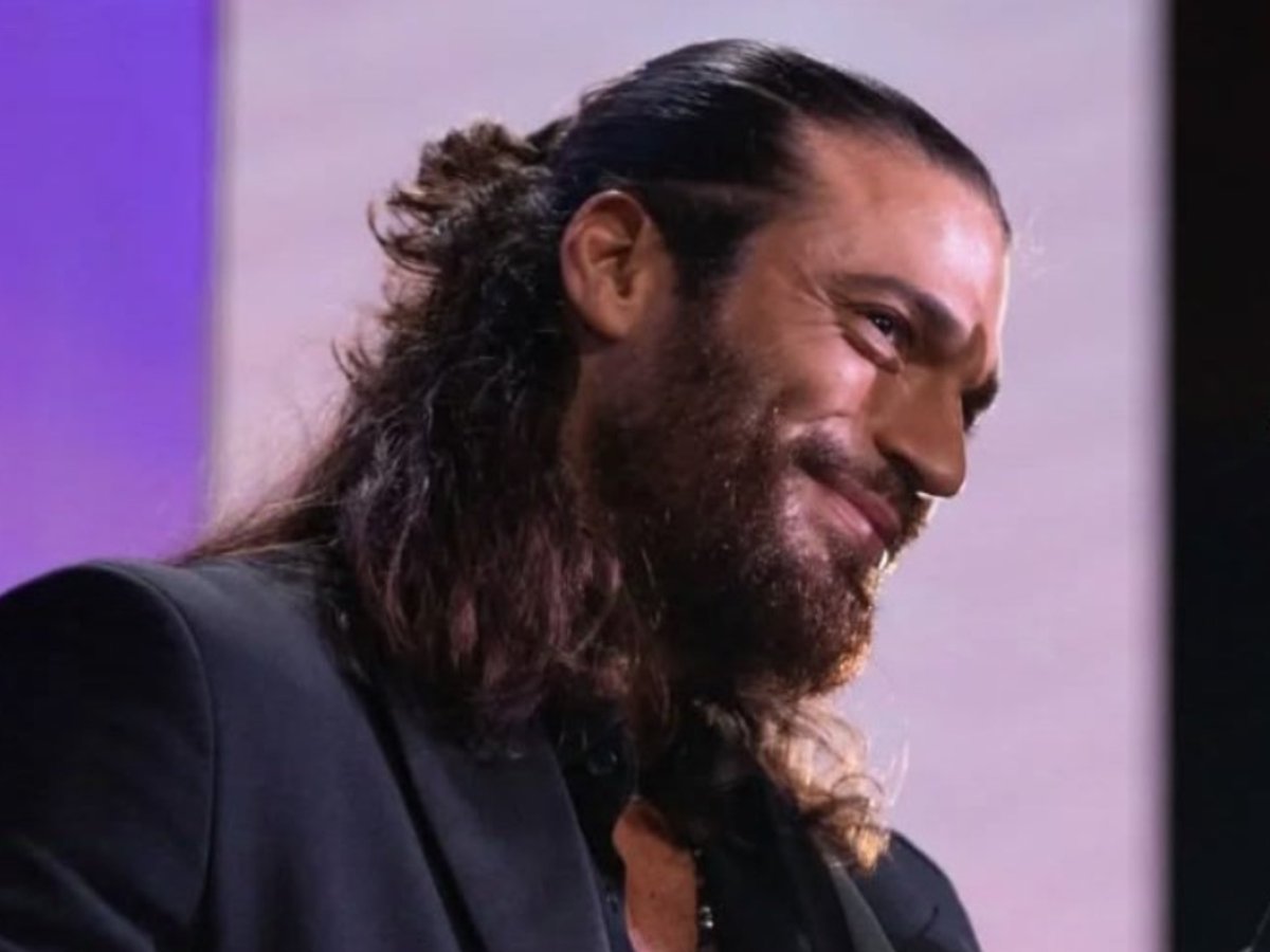 Puedes ser lo que quieras, solo conviértete en lo que crees que podrías ser”.
(Freddie Mercury) 

Buenos días con Can ❤️
#CanYaman