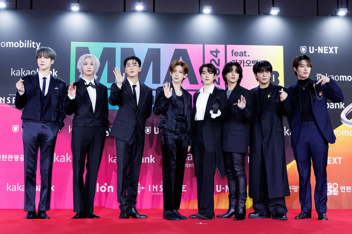 melon's tweet photo. #MMA2024 레드카펫 사진 공개 #2 📸 
#ATEEZ #에이티즈

LIVE 보러 가기🏴‍☠️
https://t.co/kak4KHwGkm

@ATEEZofficial
#멜론 #멜론뮤직어워드 https://t.co/9v681sQNm1