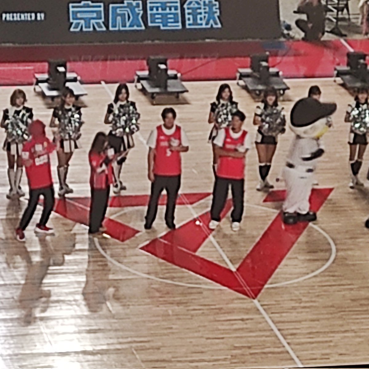 jetsmarines's tweet photo. 千葉Ｊ 77-65 琉球🏀
千葉ジェッツ勝利✨👏🎉🙌🙌🙌🙌🙌🏀
ジャンボくん賞は富樫勇樹と原修太😃😃🏀 https://t.co/zkxEuwo42v