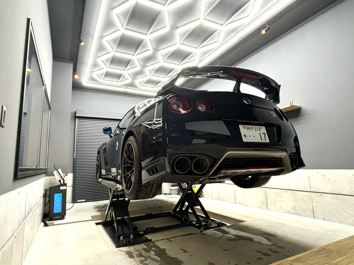 Godzilla R35 tweet media