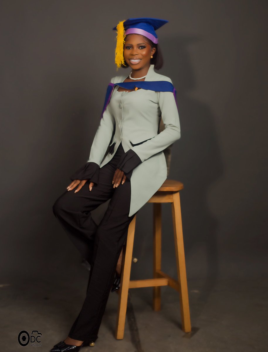 ImLayo1's tweet image. This is the testament that the Lord is good!❤️

I held the hope of getting this degree, and now I have it! I’m a proud graduate 👩‍🎓📚
B.Tech Fisheries and Aquaculture Technology.

#class22 
#Classinvicta