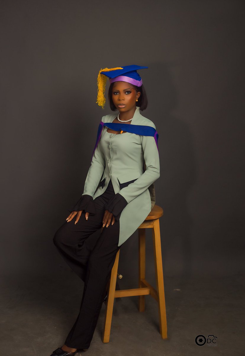 ImLayo1's tweet image. This is the testament that the Lord is good!❤️

I held the hope of getting this degree, and now I have it! I’m a proud graduate 👩‍🎓📚
B.Tech Fisheries and Aquaculture Technology.

#class22 
#Classinvicta