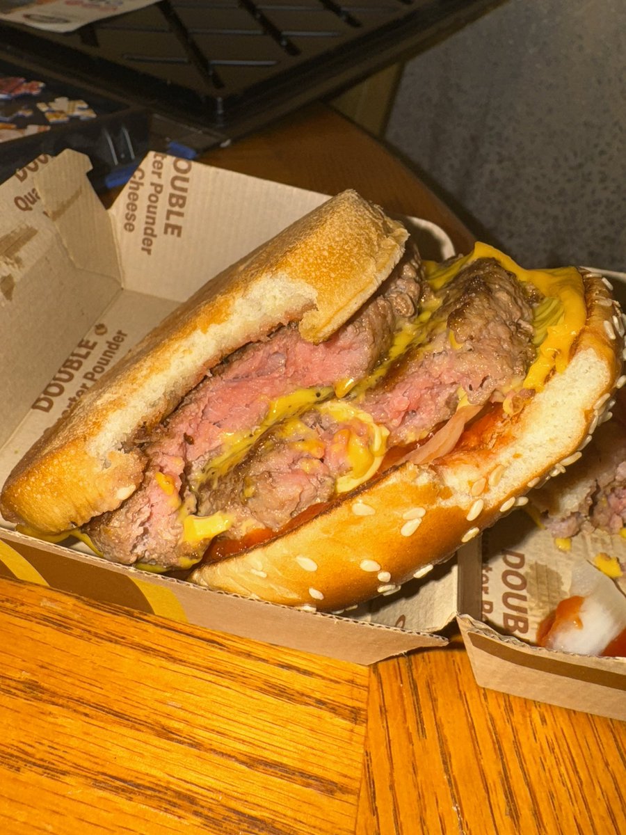 MarijuanaMan307's tweet photo. @McDonalds https://t.co/Z0LiH3cKir