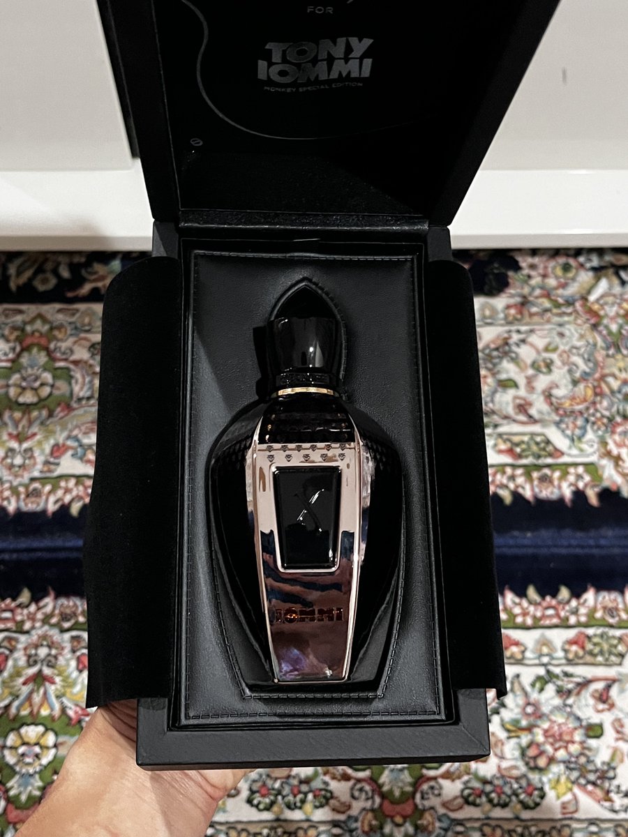 _HadiGhazali's tweet photo. It’s Xerjoff again! a dark, gothic, and otherworldly fragrance. Not to my liking. It smells like an old guy. The blend of passionfruit and rum is bold, creating an intense, almost daring fragrance profile. I would rate it a 7.5/10. I don’t think it is worth the hype https://t.co/JkUCLsJ9UR