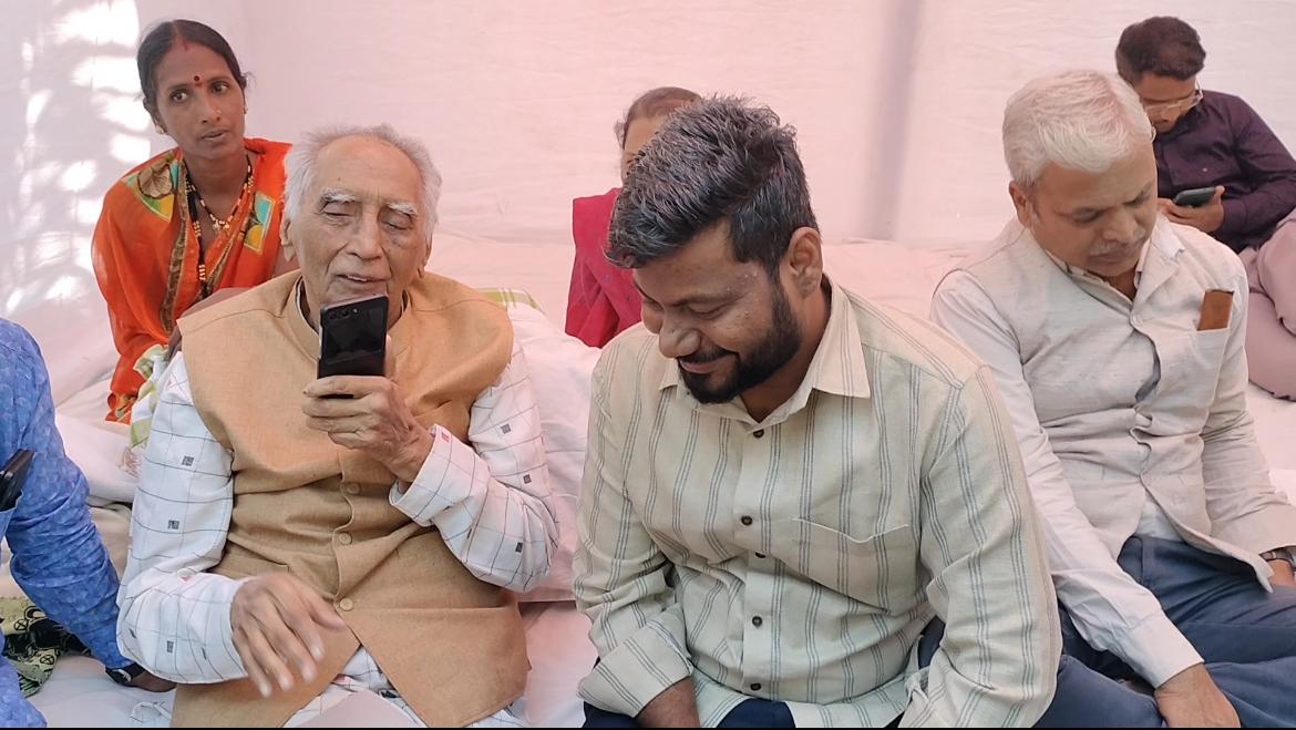 महाराष्ट्र विधानसभा निवडणूक निकालामध्ये पारदर्शकता नसल्याचे समोर येत आहेत. हा निकाल म्हणजे लोकशाहीचा खून आहे, अशी आमची भूमिका आहे. निवडणूक प्रक्रियेबाबत राज्यासह देशभरातील नागरिकांकडून शंका व्यक्त केल्या जात असतील तर त्याचे निराकरण करण्याची जबाबदारी निवडणूक आयोग आणि सरकारची आहे.