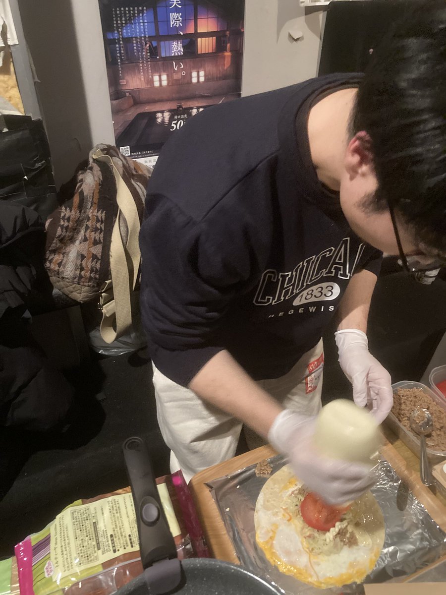 dogsguitar's tweet photo. 福島アウトライン、開場しました！

ヨギちゃんのタコスがめちゃくちゃ美味しい。。🤤

ライブは勿論、胃袋も満たされてください！ https://t.co/04yYitJhNN