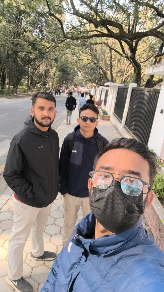 _unes11's tweet photo. Ticket भएर पनि छिर्न नपाएपछि नेपाल कहिलै सुध्रिन भन्ने निर्णयमा पुगेर फर्किदै केही युवक ।
#npl2024 #NepalCricket #NPL #NepalPremierLeague https://t.co/mTyFQs9zmV