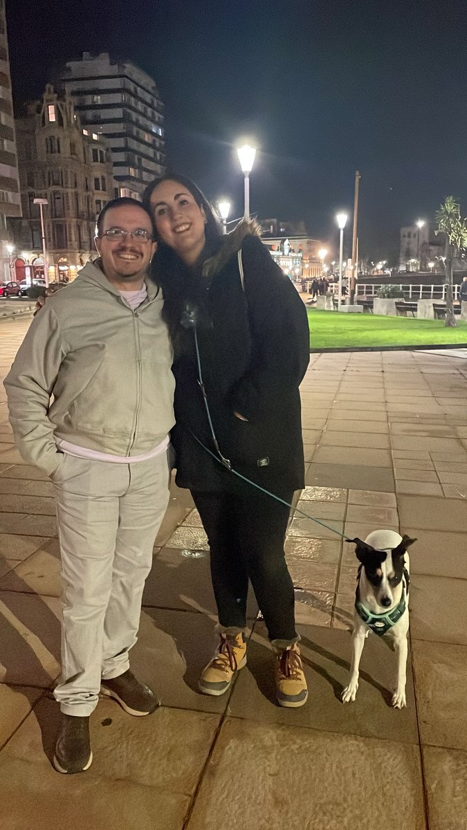 Kitos06's tweet photo. "qué asuntos le traen por Gijón?" 
"Motivos familiares" 
La culpable 😜 @ttrigilla https://t.co/WsVcjhdRc2