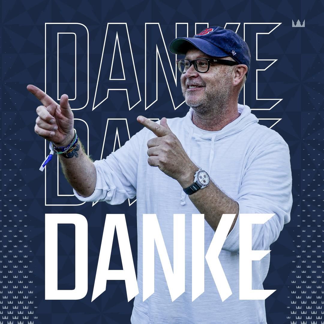 FCPinzgau's tweet image. Danke, David! 🤝 Mit großer Leidenschaft und Begeisterung war David die letzten Jahre die wertvolle Schnittstelle zwischen 🇦🇹 und 🇺🇸 - nun stellt er sich einer neuen spannenden Herausforderung in seiner Heimat 👌🏻 Wir wünschen viel Erfolg in deinem neunen Karriere-Abschnitt 🫂