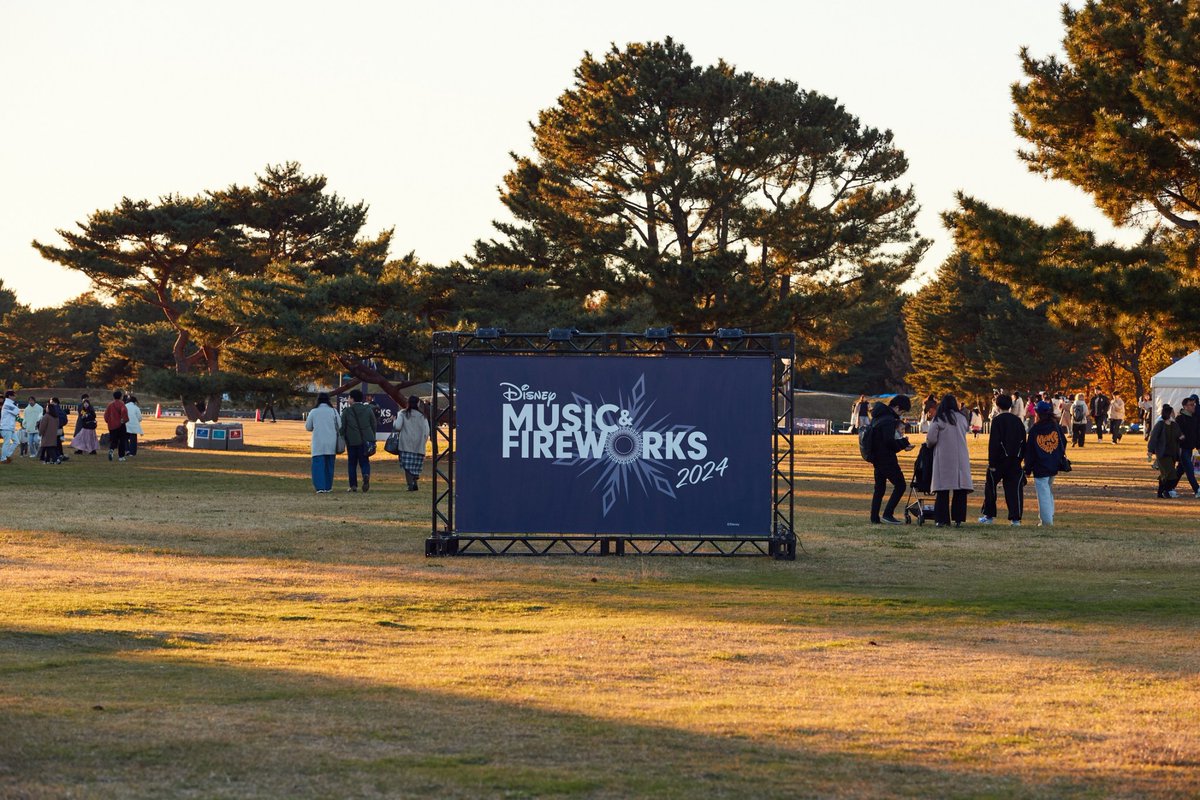 dmf_info's tweet photo. #ディズニーミュージックファイヤーワークス 2024🎆
国営ひたち海浜公園💐

会場は日暮れの時間に、、🌅
いよいよ、開演が近付いて来ました🎊

#ディズニー花火 #dmf https://t.co/pvBXHPkcYU