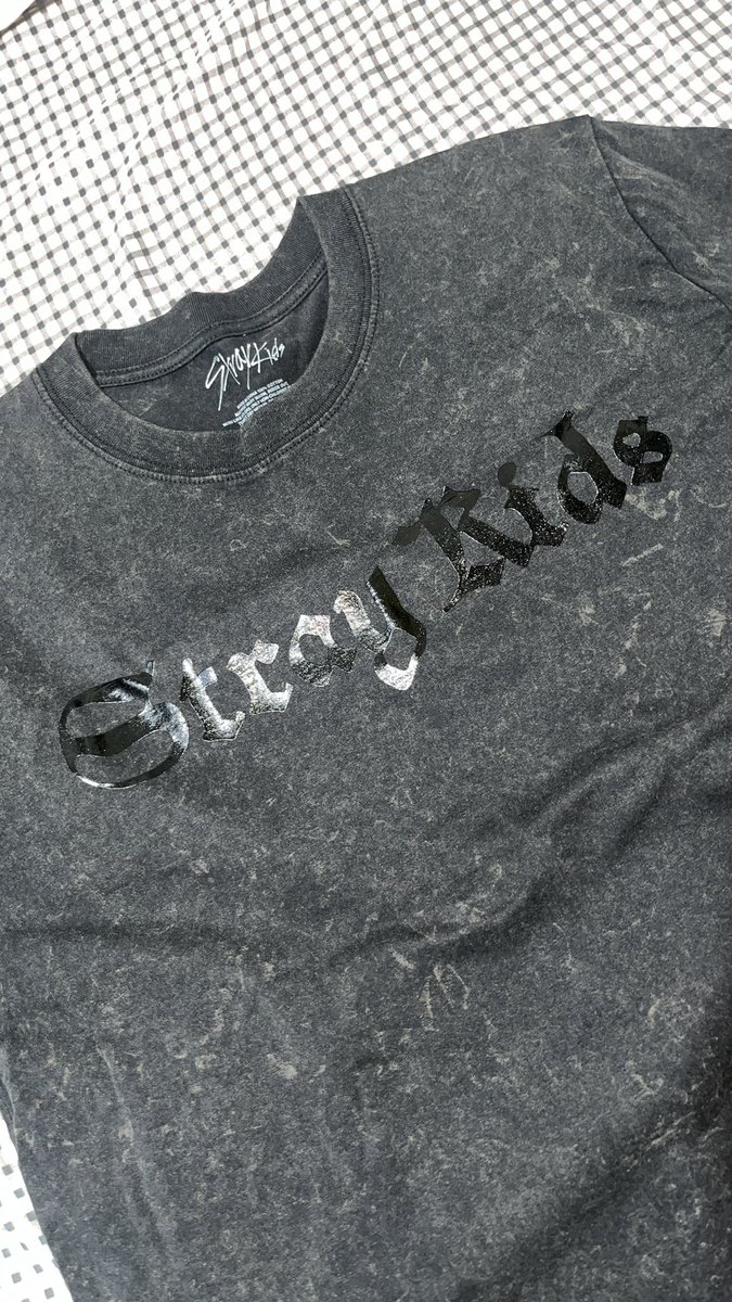 daiszycart's tweet photo. wts lfb ph skz stray kids dominATE merch tshirt

- charcoal t shirt XL
- 2,100 php, never worn
- dm if interested

check pinned for more info https://t.co/TvaMcQMKpY