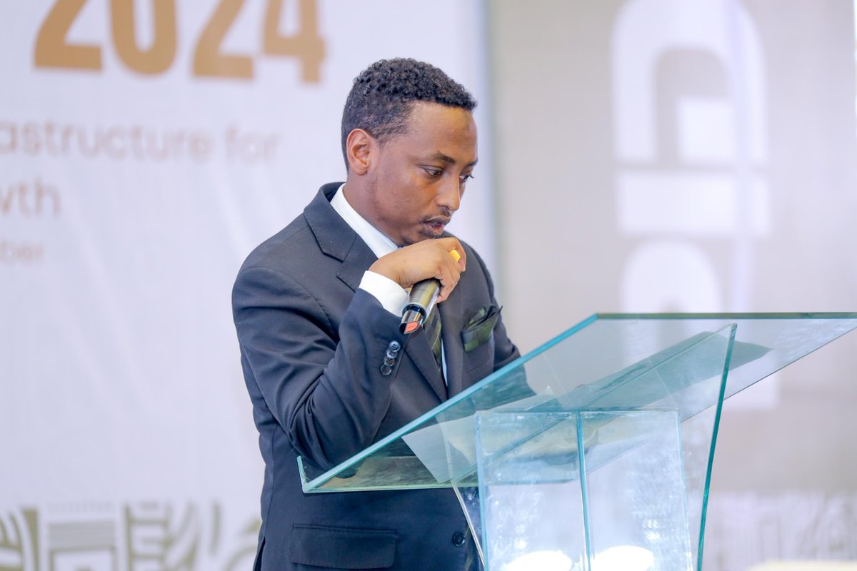 PIDA_Africa's tweet photo. 6/ 🌍#PIDAWEEK2024- recap
🌱 Leaders at the event reaffirmed PIDA's role in achieving Agenda 2063's vision of world-class infrastructure across the continent. As H.E. Moussa Faki Mahamat said, “Infrastructure is the cornerstone of Africa’s integration and development.” https://t.co/upAIjS5NdP