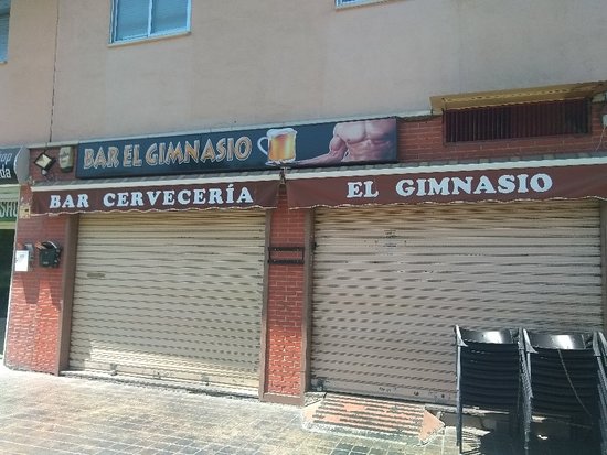 Joder, para un sábado que quiero ir al gimnasio y está cerrado